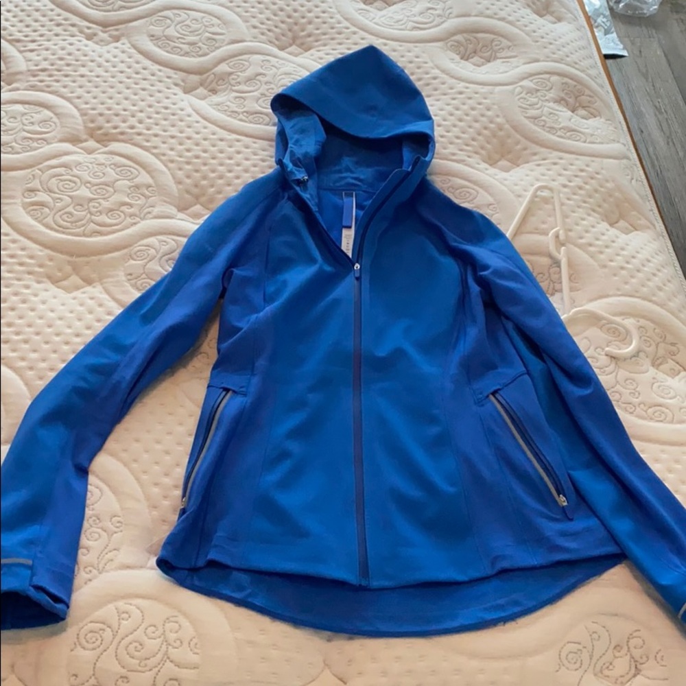 NWOT Lululemon windbreaker wild bluebell size 6